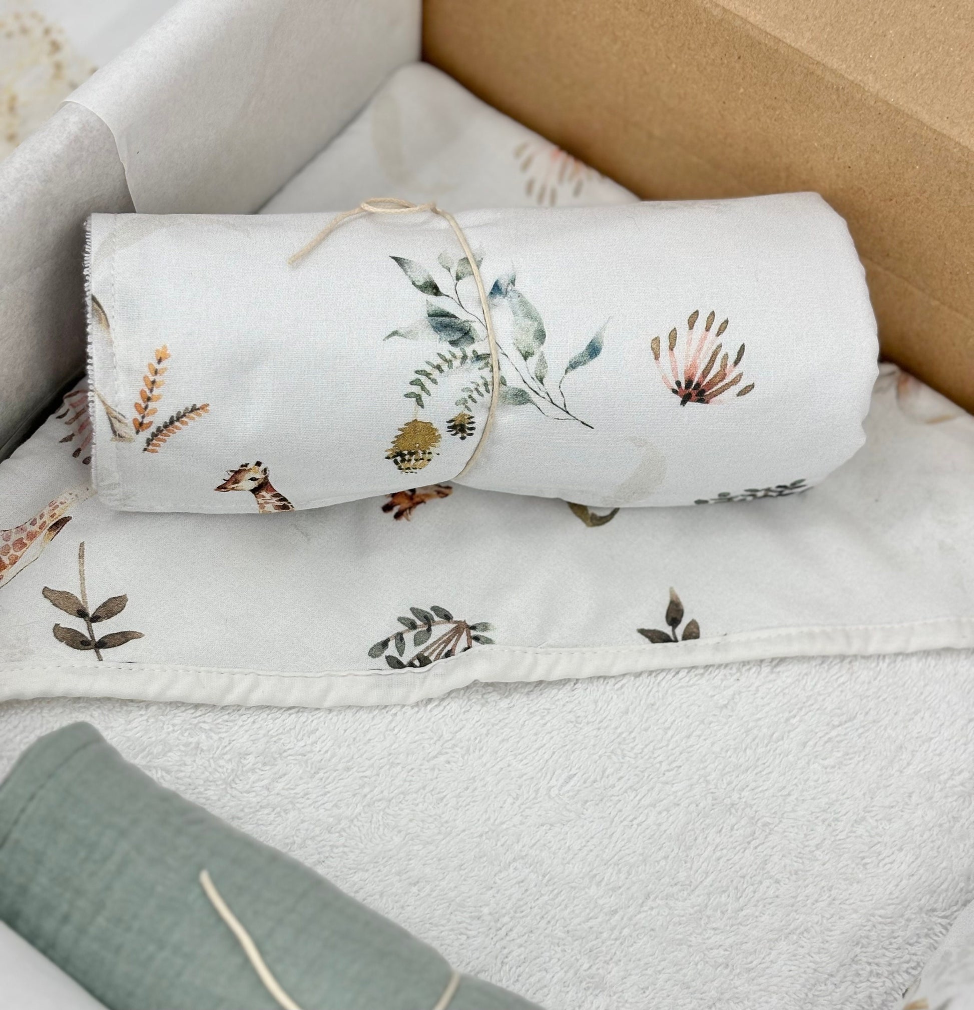 Baby box safari packed eco-friendly,Baby Shower Gift,Gift for new parent, Christmas gift