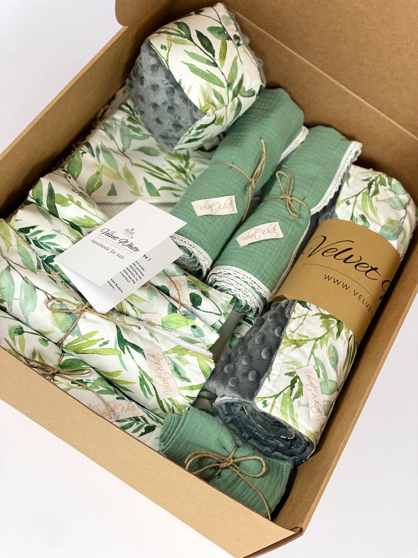 Baby box packed eco-friendly,Baby Shower Gift,Gift for new parent Christmas gift